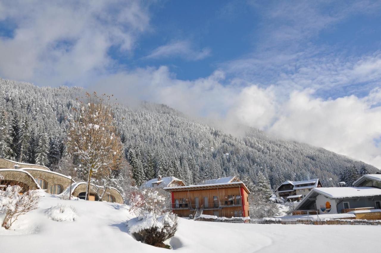 Erdhaeuser Und Apartments Mit Seeblick Und Alleinlage Weissensee Exterior foto