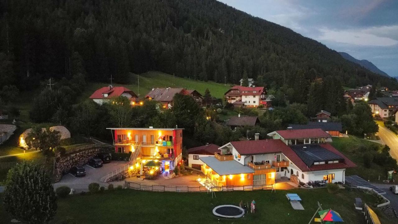 Erdhaeuser Und Apartments Mit Seeblick Und Alleinlage Weissensee Exterior foto